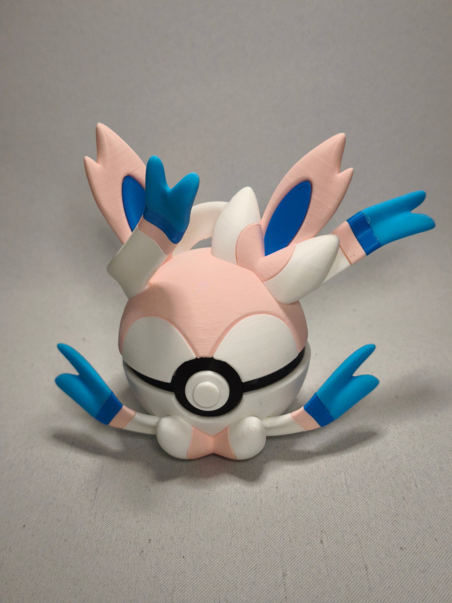 Pack de 9 pokeballs Evoli et ses évolutions avec support d'exposition - Attrapez-les Tous avec Style !