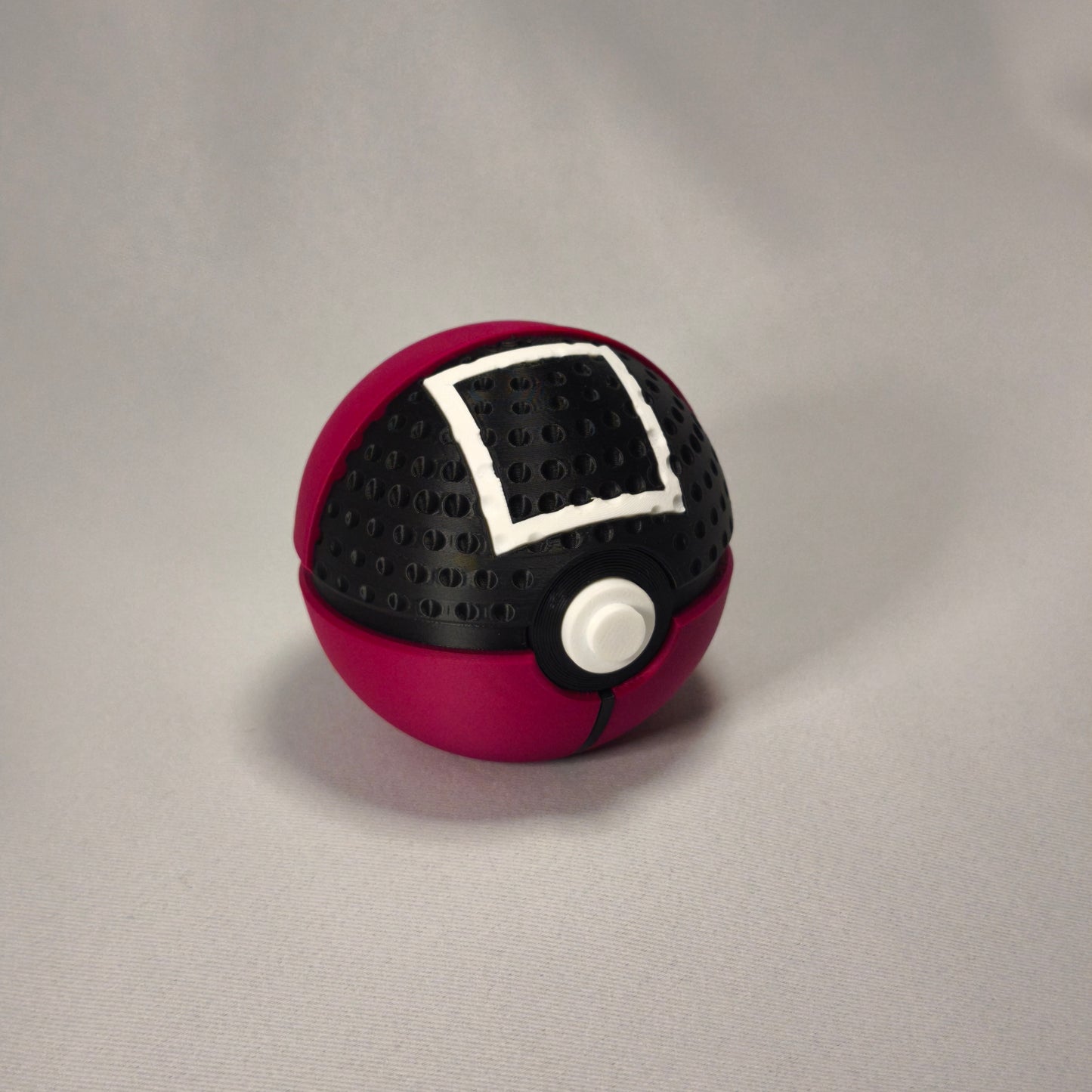 MS3D Ball Trio de Gardes de Squid Game avec support triple – L’univers du jeu entre dans votre collection !