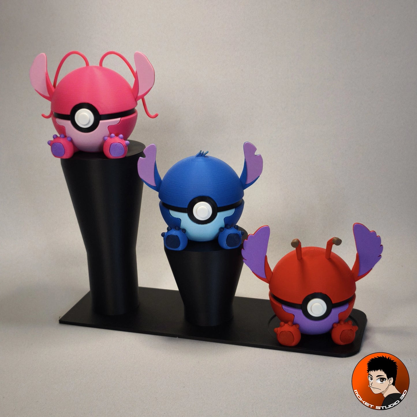 MS3D Ball Trio de Pokéballs Stitch, Angel & Leroy avec support triple – La famille des expériences est au complet !