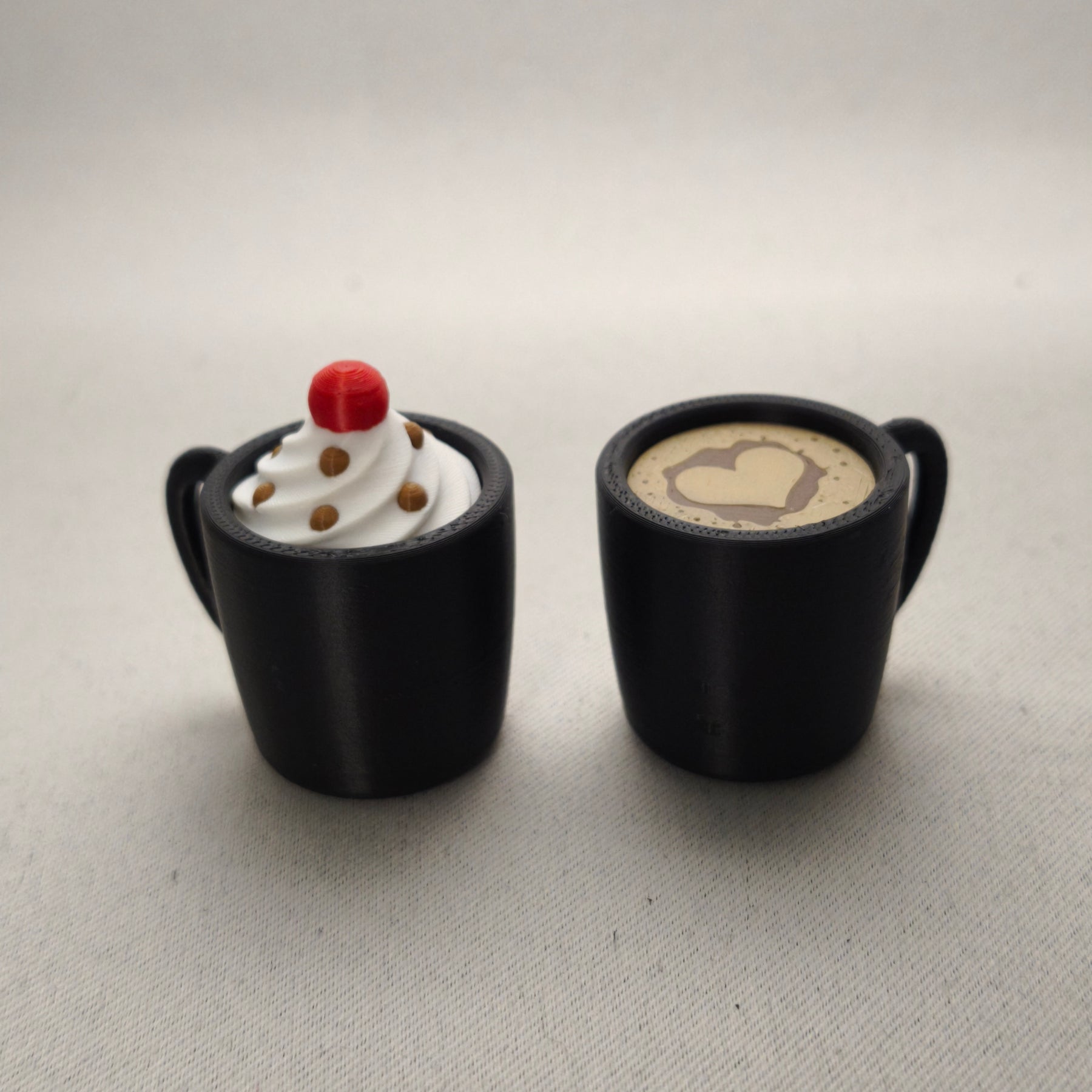 Porte-clé Tasse Anti-Stress - Personnalisez Votre Moment de Détente !