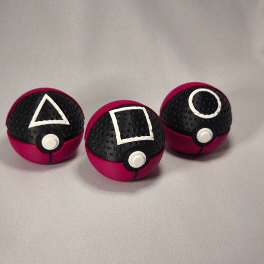 MS3D Ball Trio de Gardes de Squid Game avec support triple – L’univers du jeu entre dans votre collection !