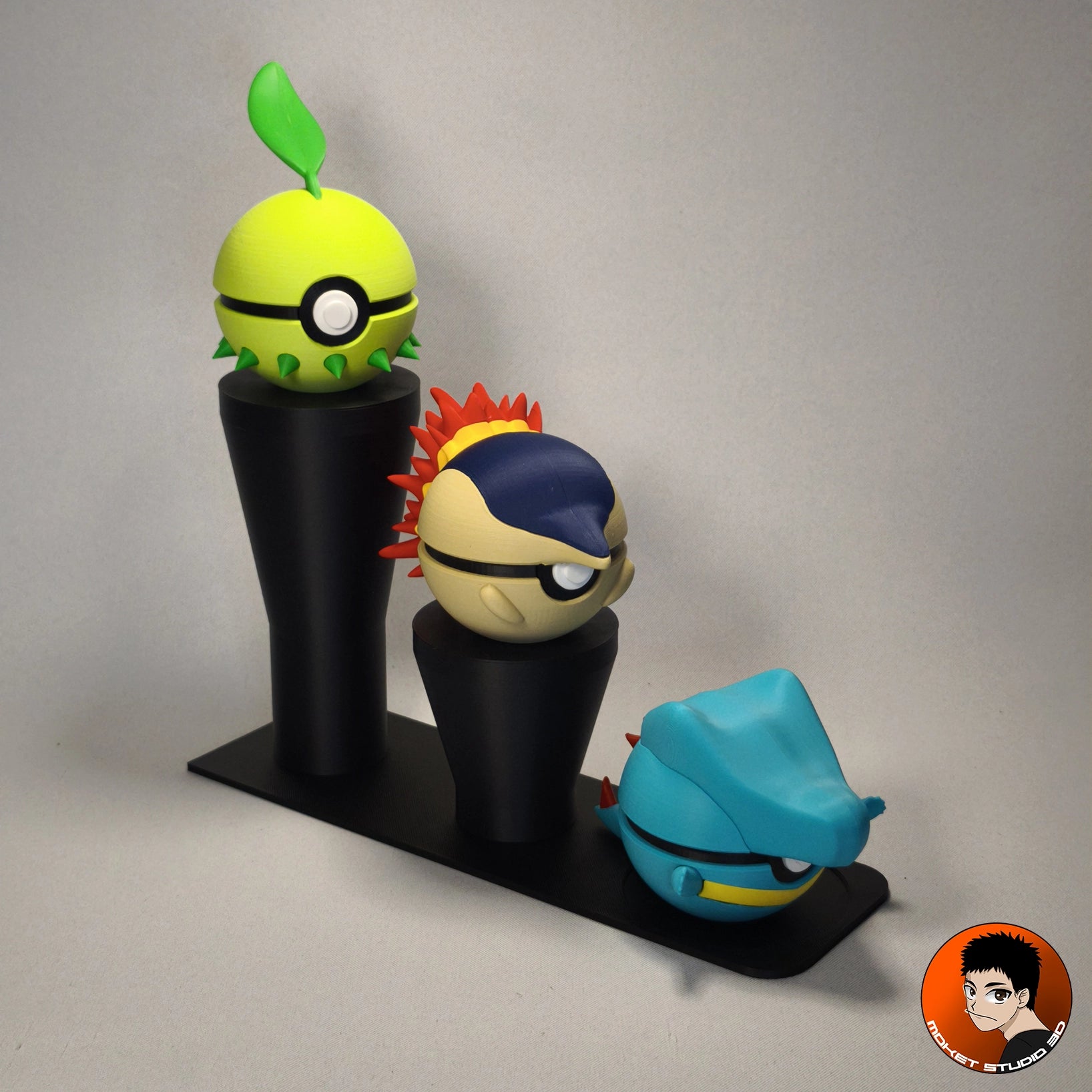 Pack de 3 Balls #0152 #0155 #0158 Starter gen 2 avec support d'exposition - Objet déco collector Pokémon fait main en impression 3D