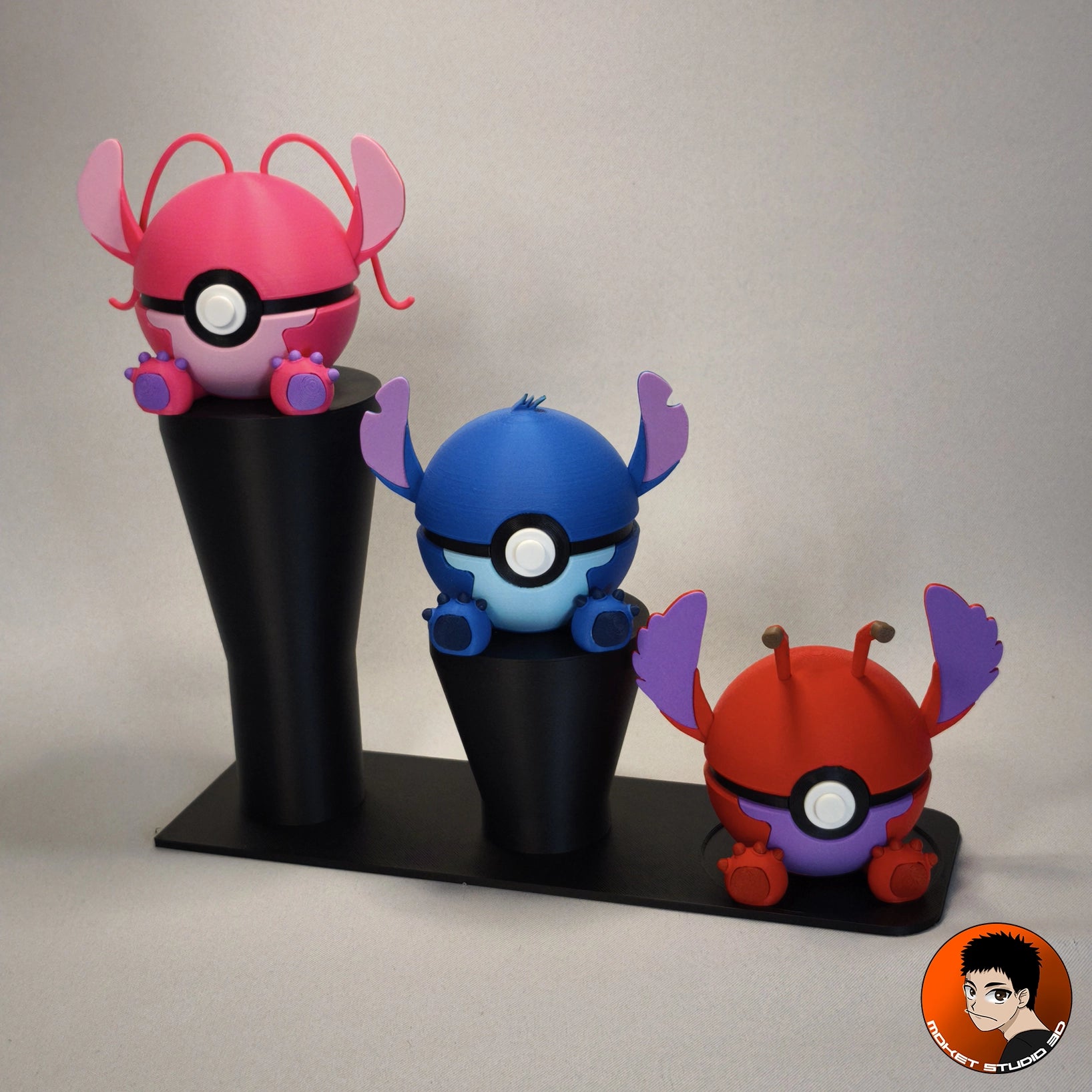 MS3D Ball Trio de Pokéballs Stitch, Angel & Leroy avec support triple – La famille des expériences est au complet !